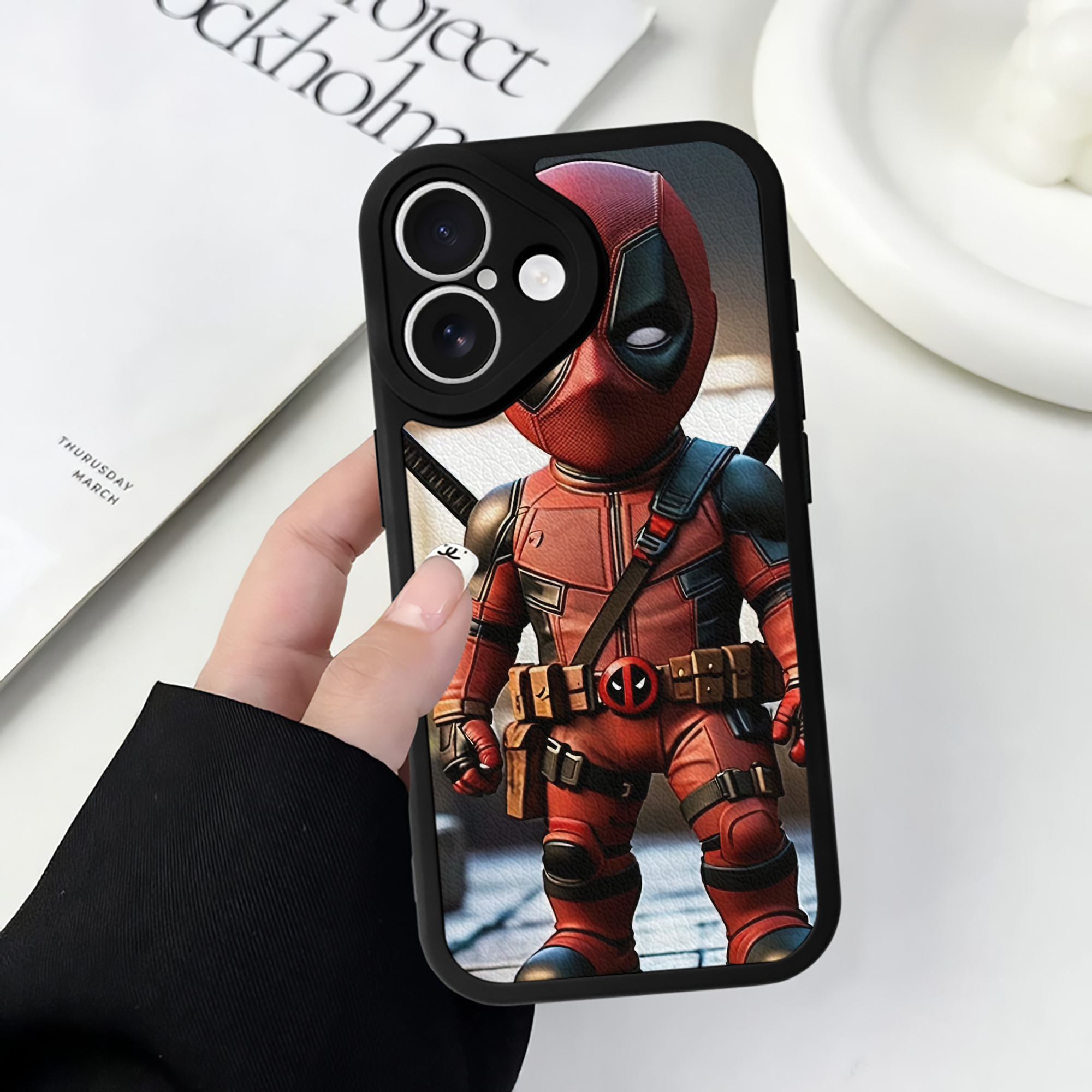 Deadpool デッドプール 【iPhone 16シリーズ対応】シリコンスマホケース（レザー調） 材質：シリコン